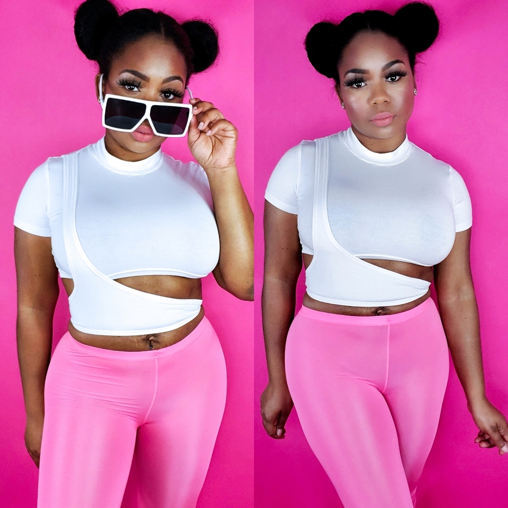 "Xriss Xross" White Criss Cross crop top